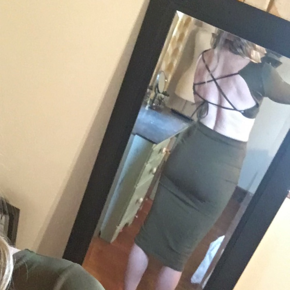 Two piece pencil skirt and cropped top - Picture 6 of 6